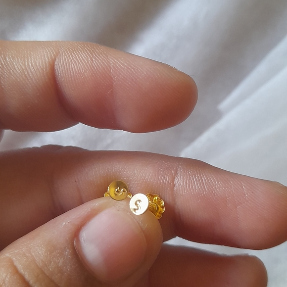 Beautiful 18crt gold studs combo 2 - Picture 9 of 16